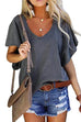 T-shirt Kelsidress a maniche corte con volant e scollo a V