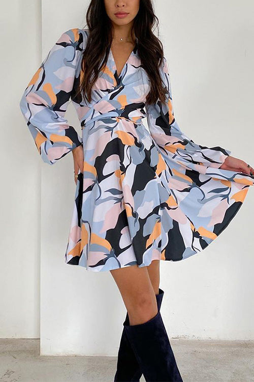 Kelsidress Stilvolles Wickelkleid mit V-Ausschnitt und bedrucktem Swingkleid